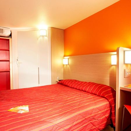 Premiere Classe Lyon Est Aeroport Saint Exupery Экстерьер фото