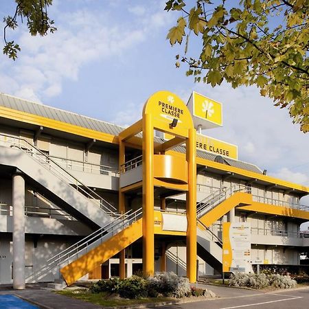 Premiere Classe Lyon Est Aeroport Saint Exupery Экстерьер фото