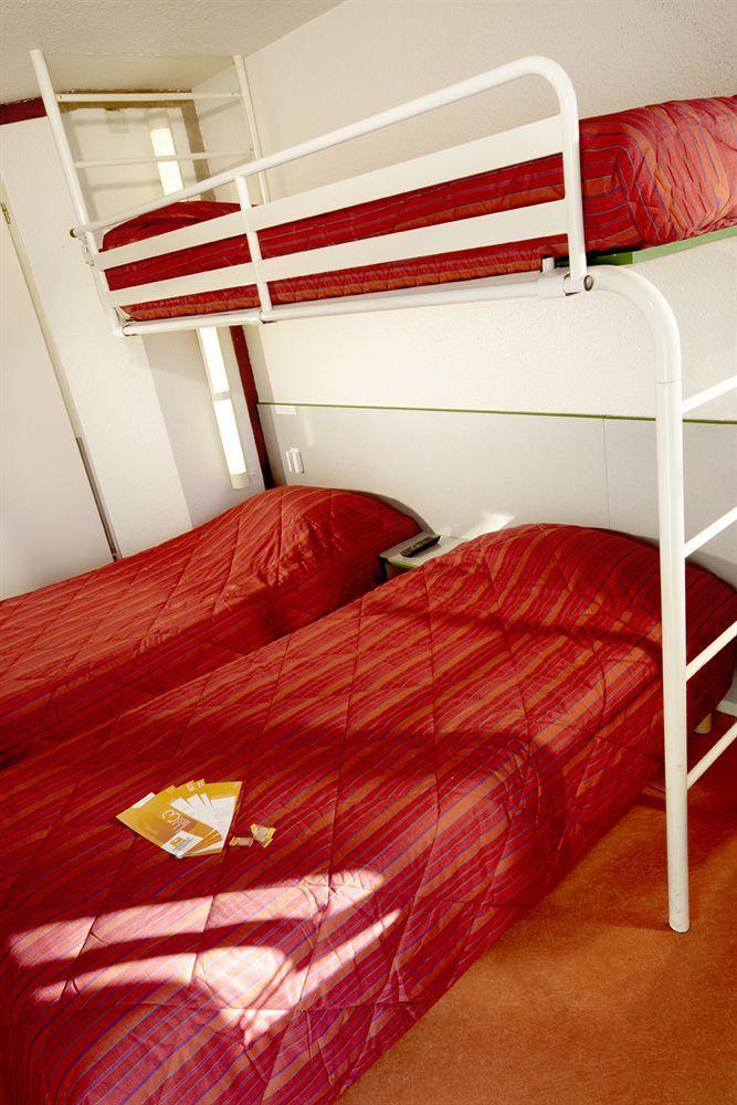 Premiere Classe Lyon Est Aeroport Saint Exupery Экстерьер фото