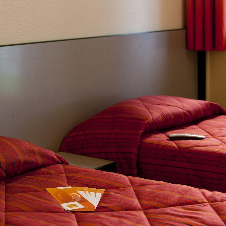 Premiere Classe Lyon Est Aeroport Saint Exupery Экстерьер фото