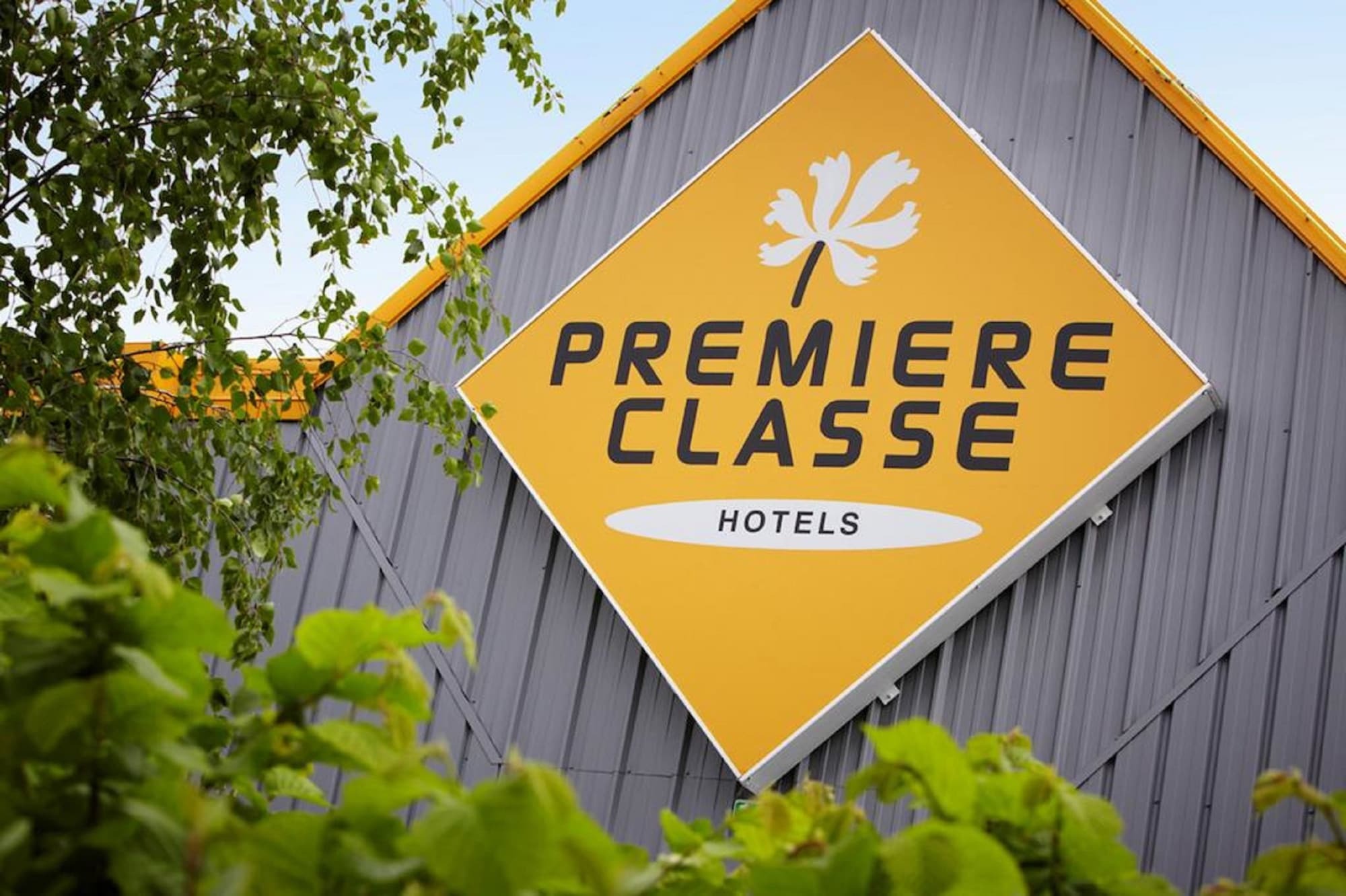 Premiere Classe Lyon Est Aeroport Saint Exupery Экстерьер фото