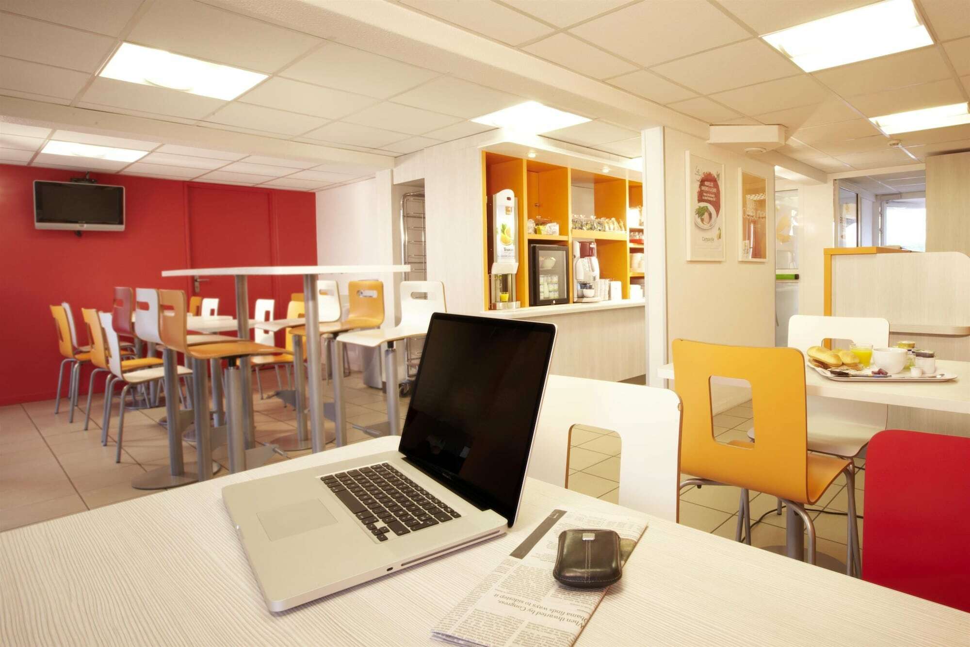 Premiere Classe Lyon Est Aeroport Saint Exupery Экстерьер фото