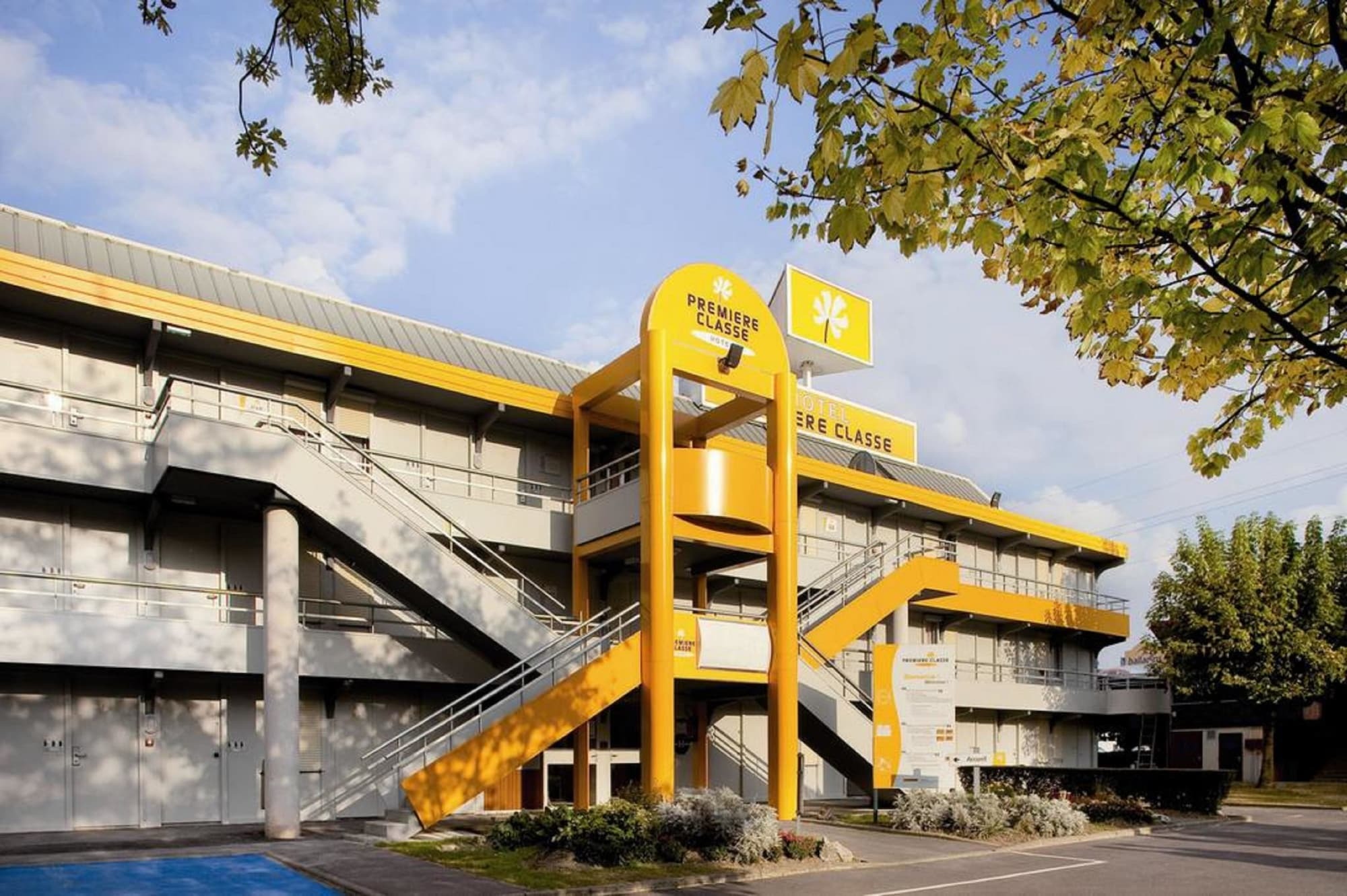Premiere Classe Lyon Est Aeroport Saint Exupery Экстерьер фото